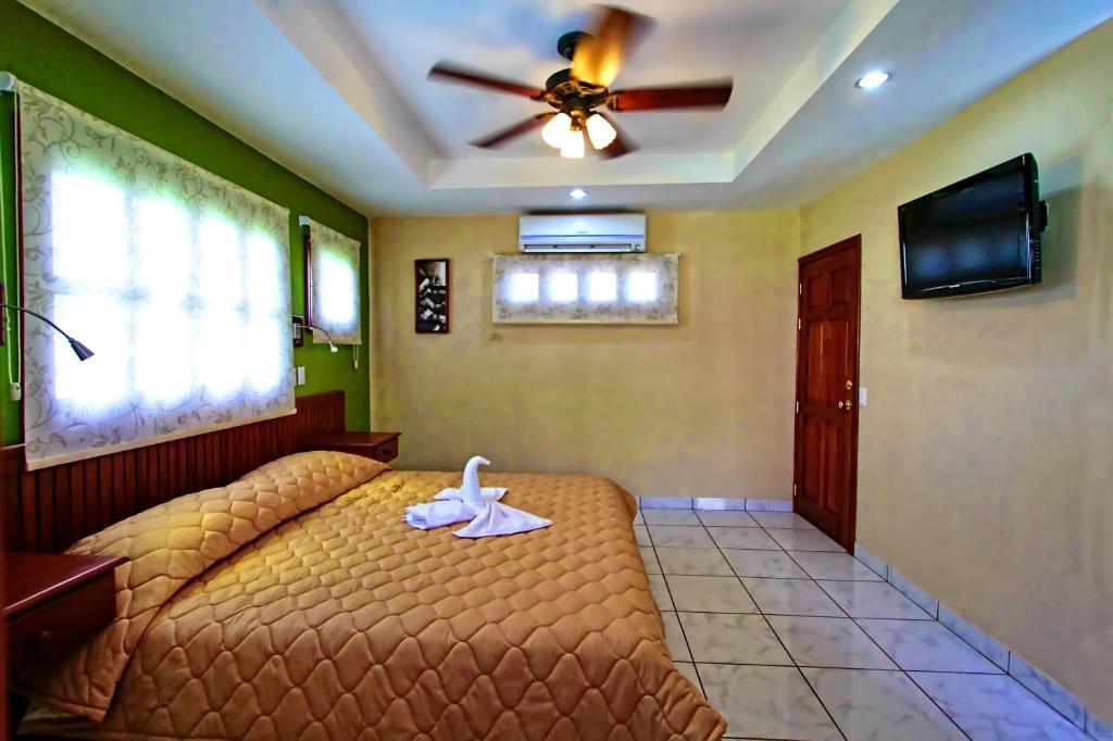 Hotel La Mar Dulce Ґранада Номер фото
