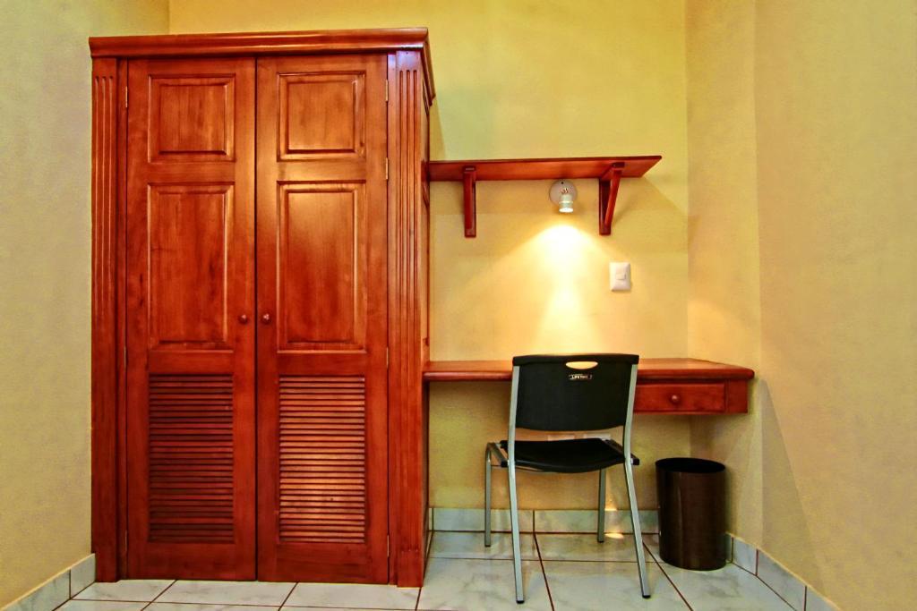 Hotel La Mar Dulce Ґранада Номер фото